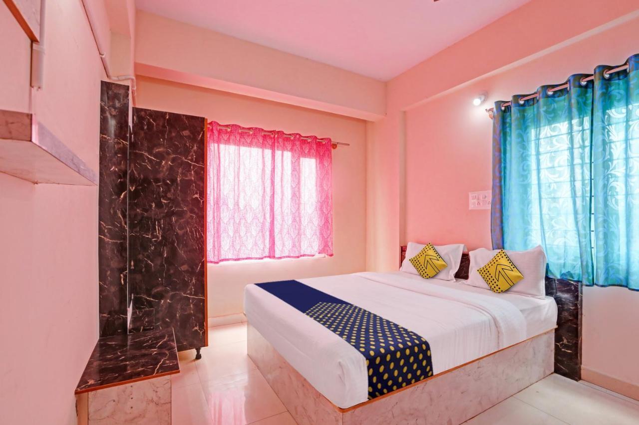 Oyo Hotel C P Residency 迈索尔 外观 照片