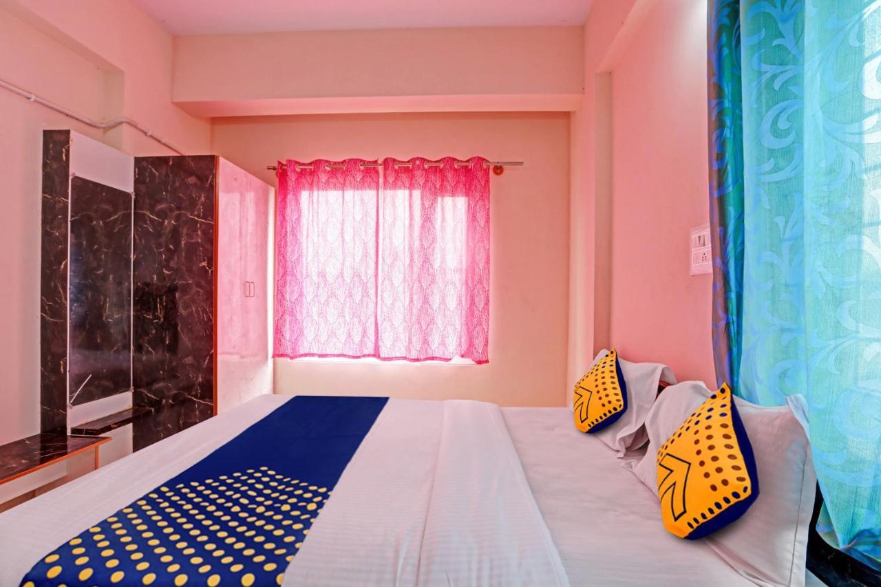 Oyo Hotel C P Residency 迈索尔 外观 照片